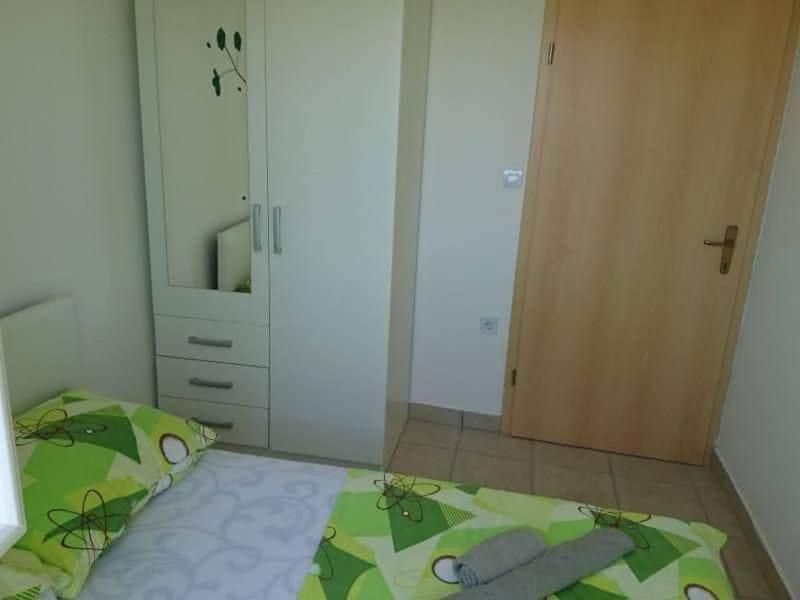 Apartmani Samanta Vir Exteriér fotografie